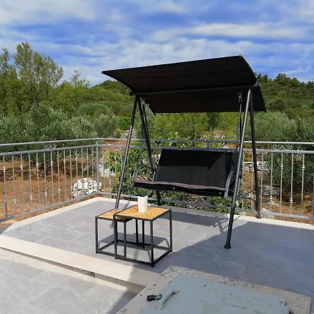 Holiday home Olive Grove House Lumbarda