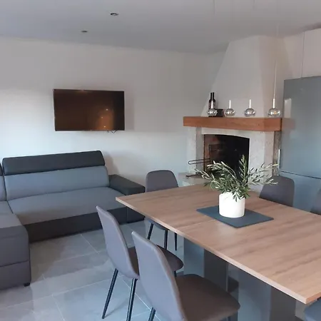 Olive Grove House *